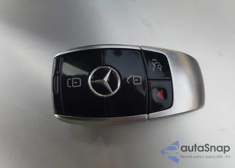 2019 Mercedes-Benz E 300 4Matic z USA, uszkodzony, nr VIN WDDZF4KB9KA630680